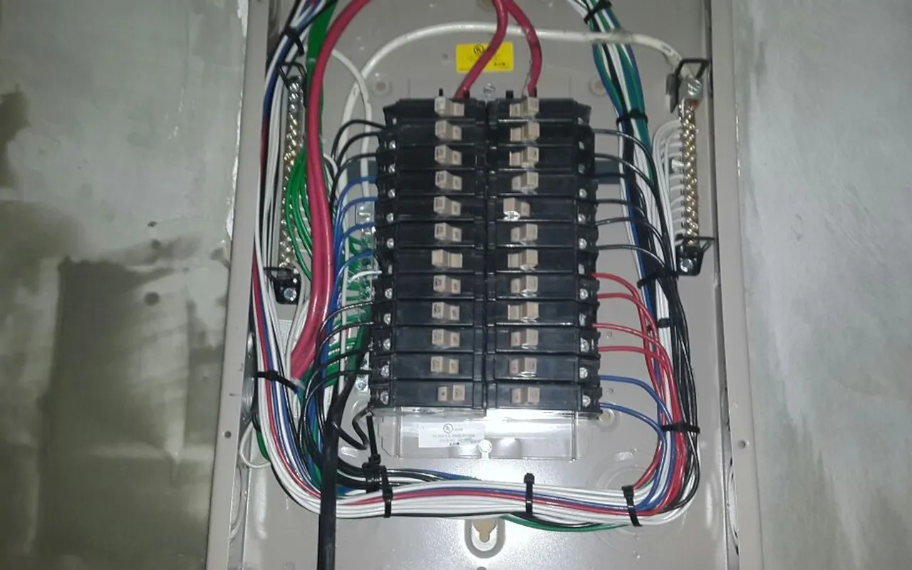 Instalación eléctrica realizado por RapiServicios en Costa Rica