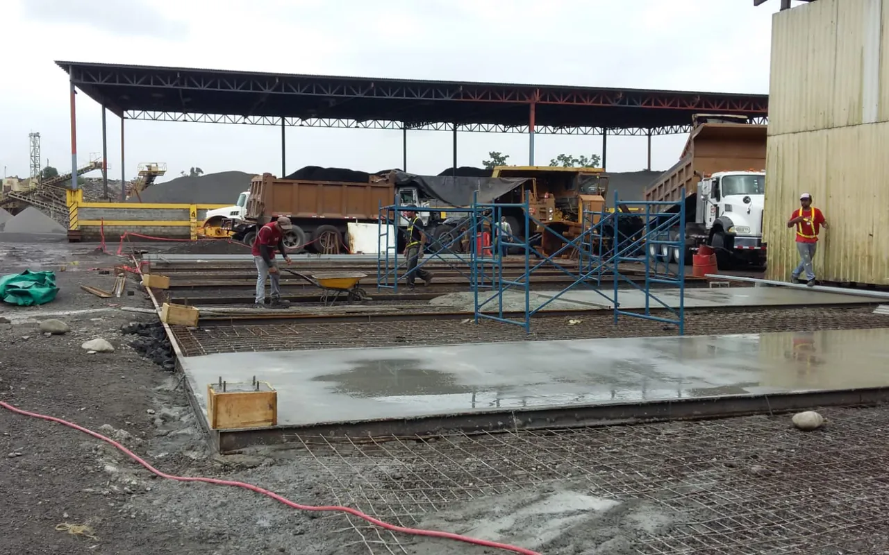 Construcción de losas industriales realizado por RapiServicios en Costa Rica